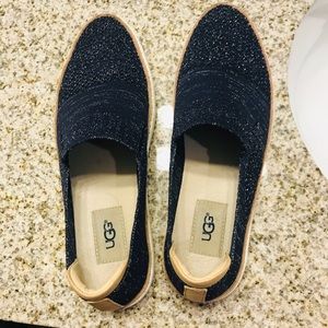Ugg Sammy slip on navy size 8